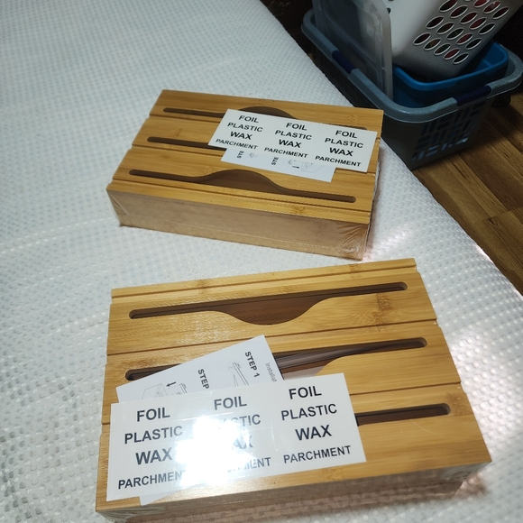 (B)    MANTIS HUT NWOT 3 IN ONE WRAP NEAT PAPER KITCHEN DISPENSER FOR 1 DISPENS… - Picture 2 of 5